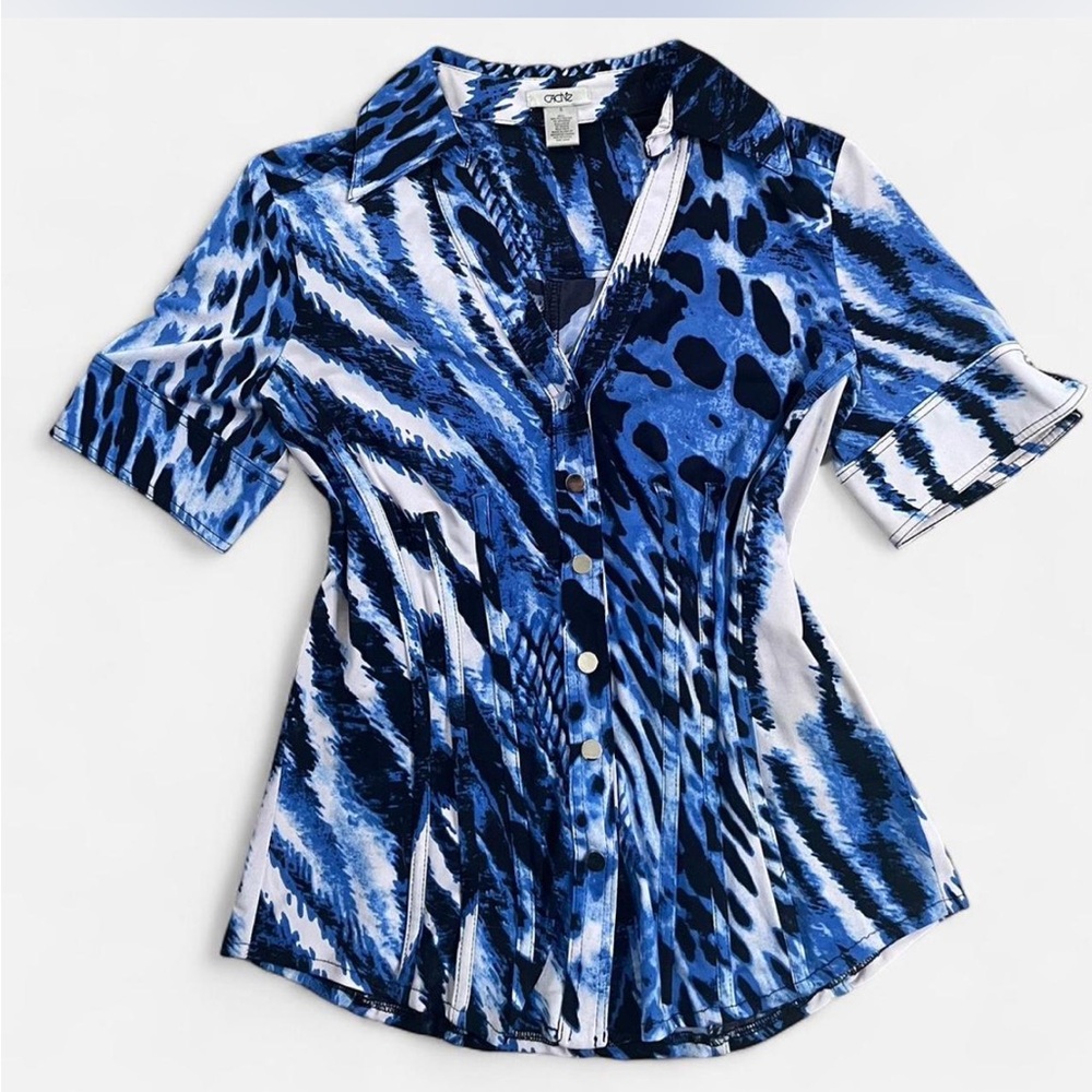 Cache Blue and White Patterned Button Down Shirt